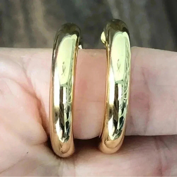 14k Gold Plated Retro 80’s Bug Tube Hoop Earrings NWT - Picture 1 of 4